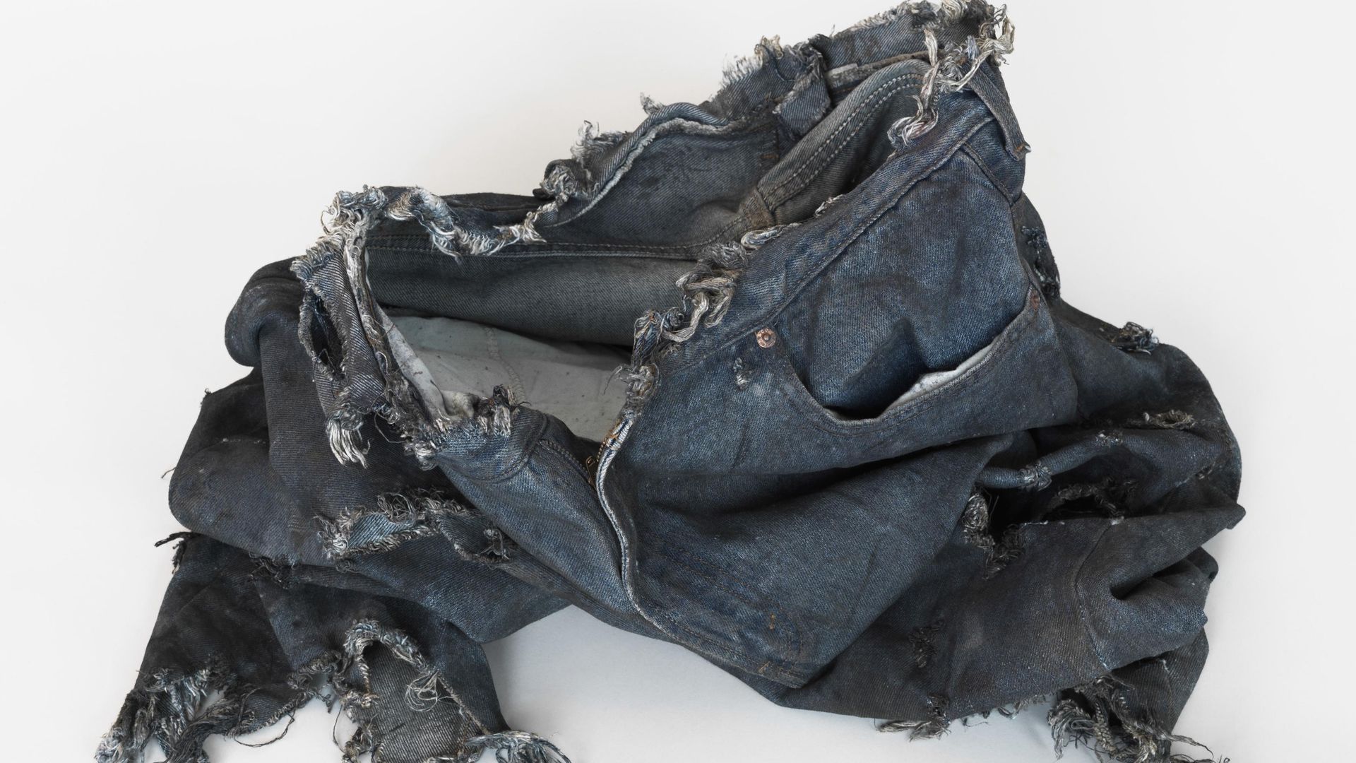 Monika Stricker, THE INCREDIBLE HULK 2008, Bruce Banner (Edward Norton) Ripped Test Jeans, 2013, mixed media, cooperate cinema, dimensions variabel, Courtesy Clages Cologne